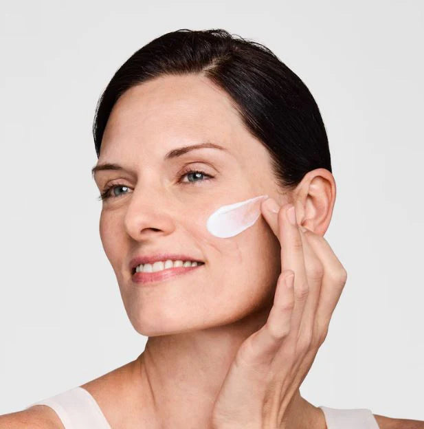 Estee Lauder Day Wear 72 Hour Hydration Moisturising Cream spf15 50ml